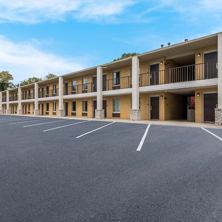 Econo Lodge Cheraw Market Street Екстериор снимка