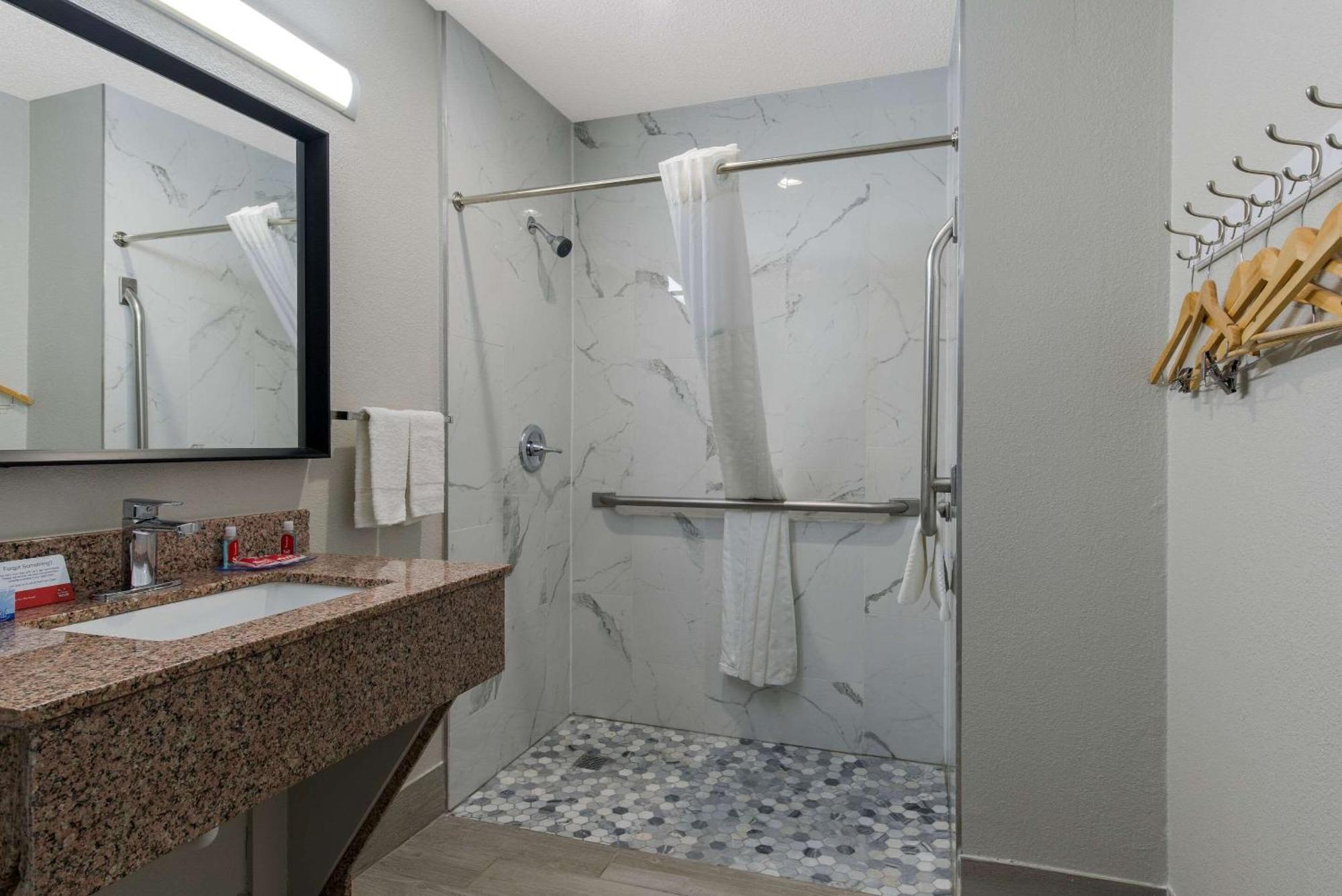 Econo Lodge Cheraw Market Street Екстериор снимка