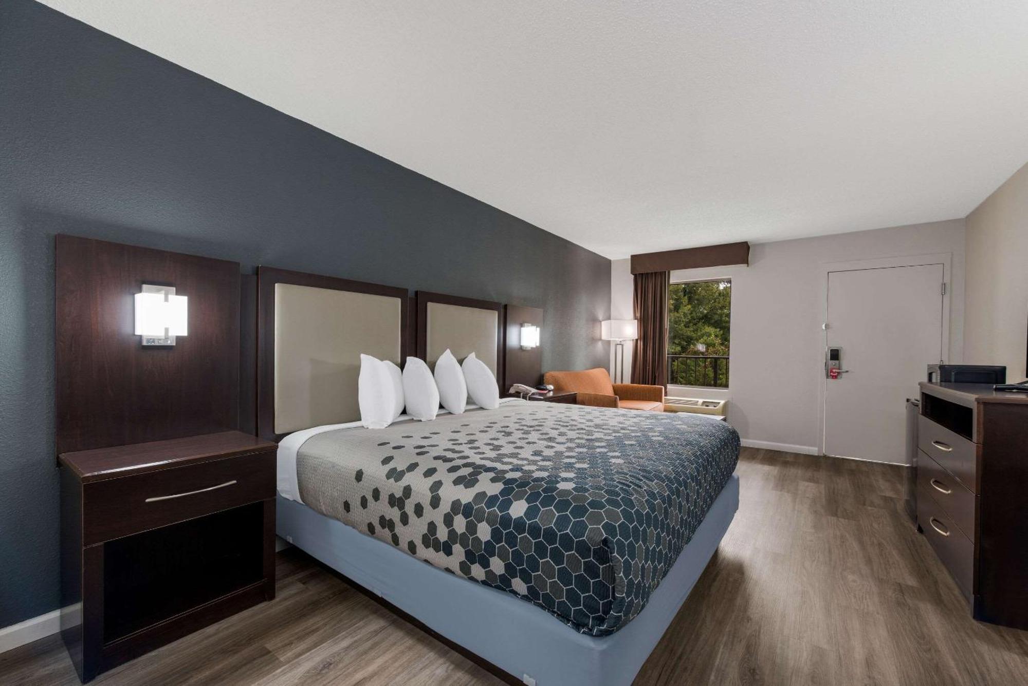 Econo Lodge Cheraw Market Street Екстериор снимка