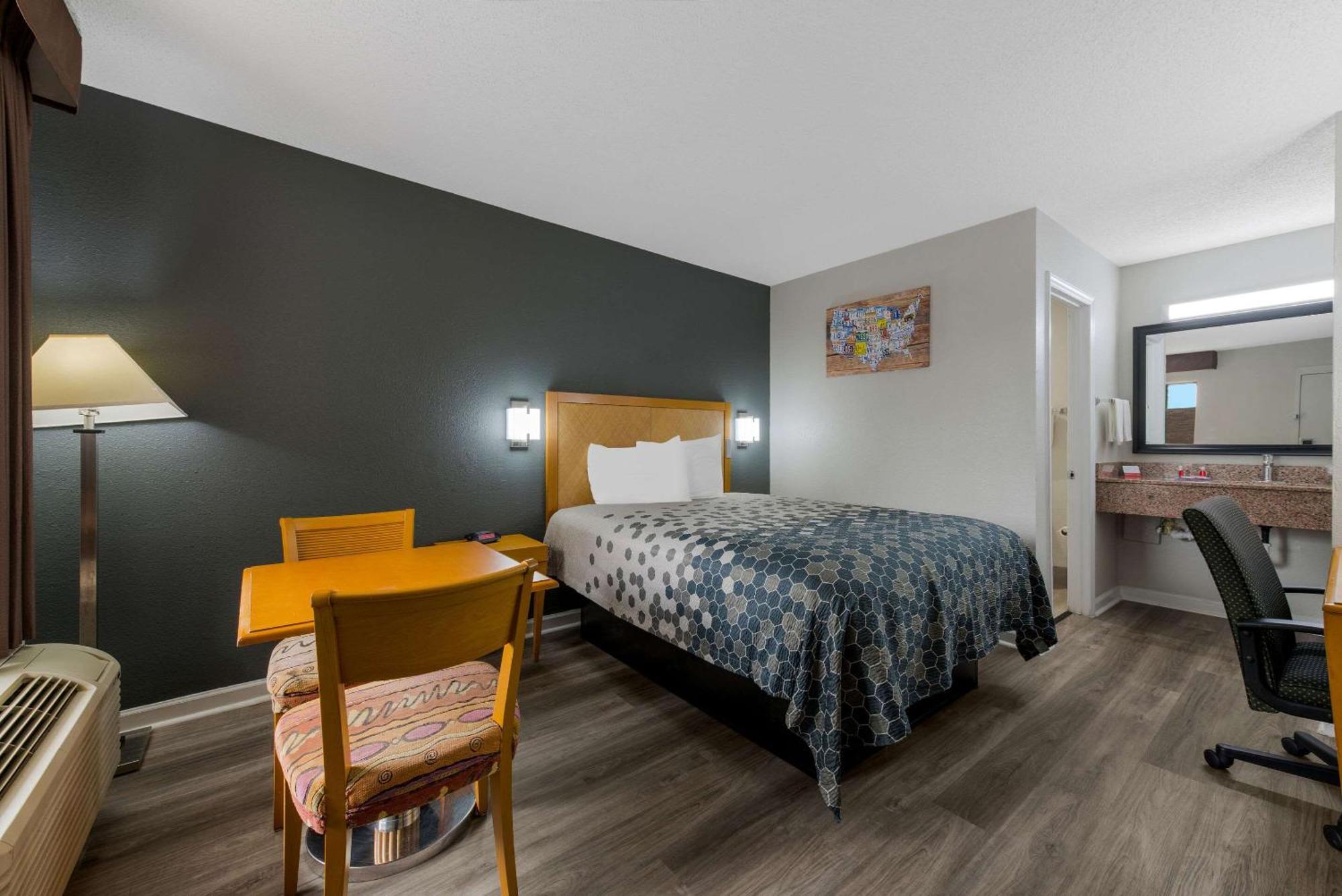 Econo Lodge Cheraw Market Street Екстериор снимка