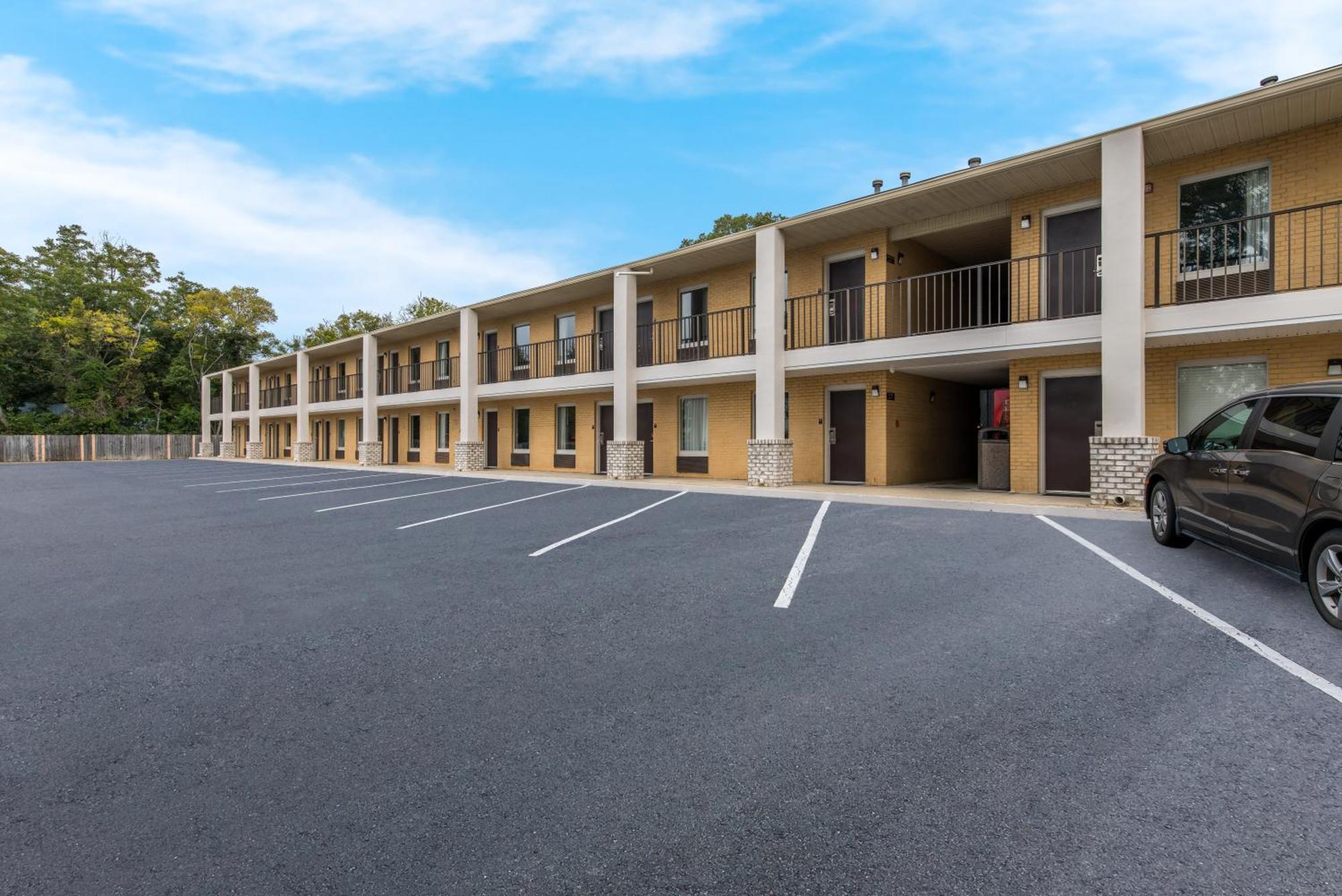 Econo Lodge Cheraw Market Street Екстериор снимка