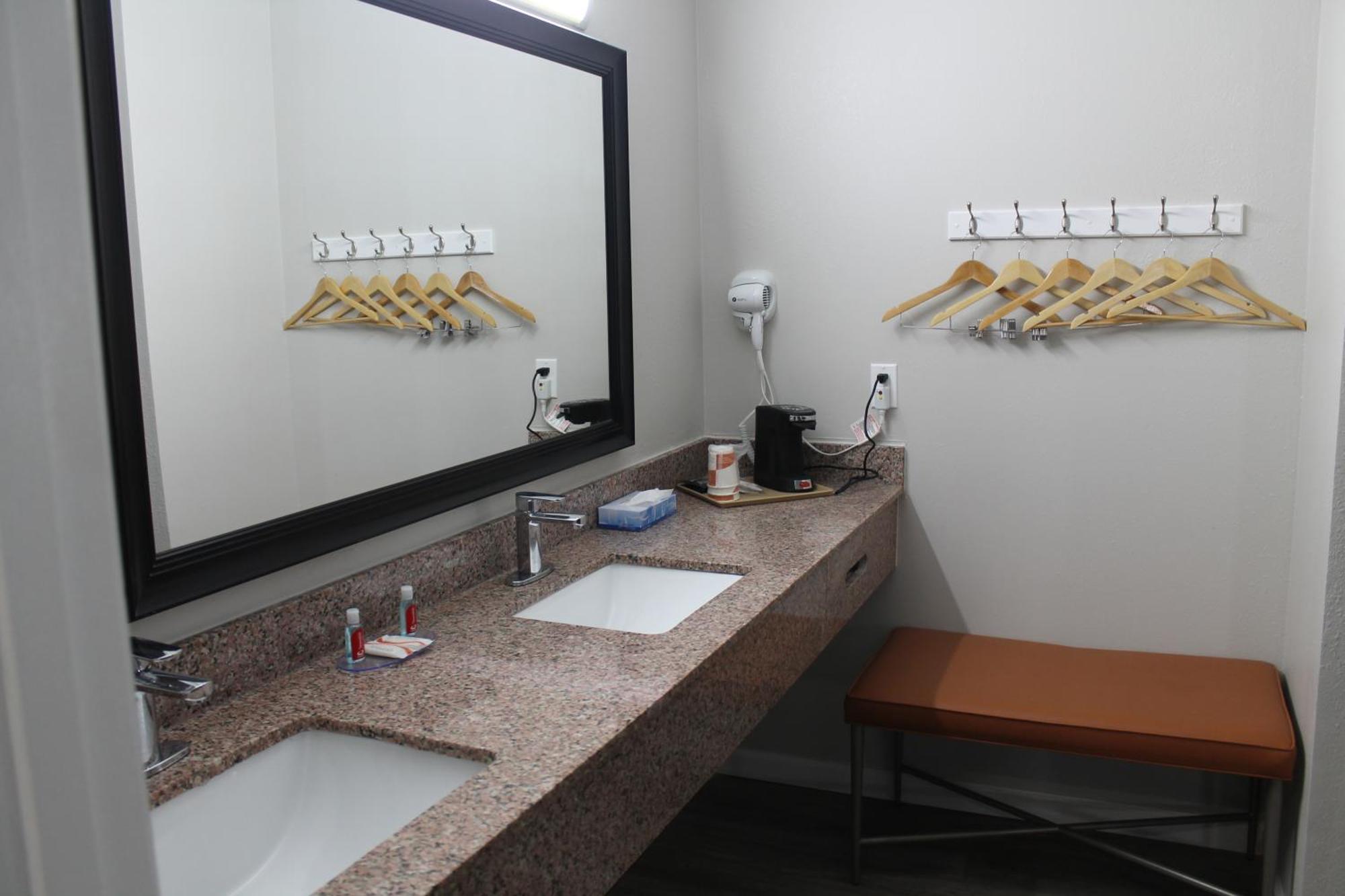 Econo Lodge Cheraw Market Street Екстериор снимка